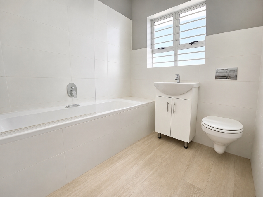 1 Bedroom Property for Sale in Sea Point Western Cape